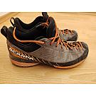 Men approach shoes Scarpa Mescalito